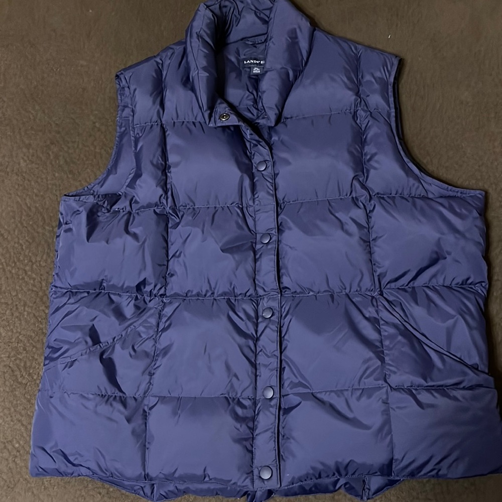 Lands End kids XL down vest. Navy blue no hood.